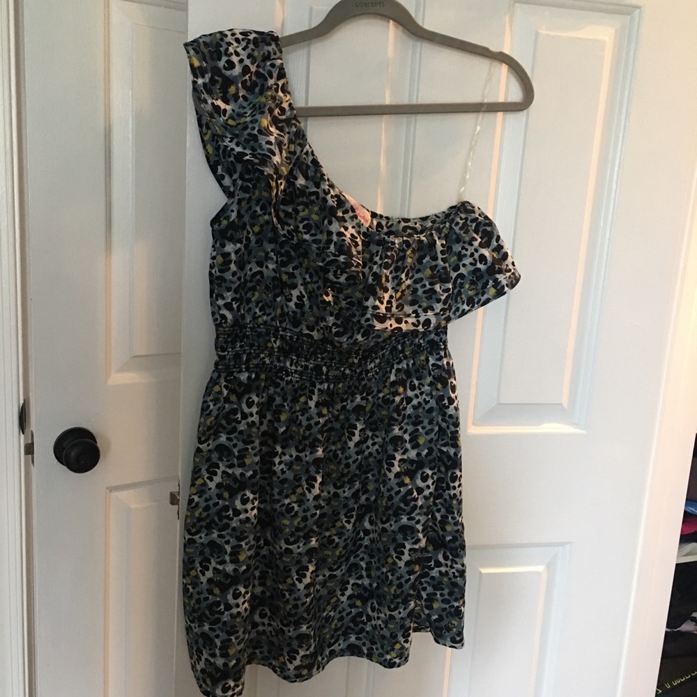 PREOWNED LIPSTICK ONE SHOULDER LEOPARD DRESS M